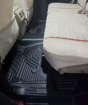 Tapete PrimeCar instalado en un Mazda 3 2023